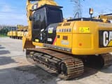 Excavadora de orugas Caterpillar 320D2 2023, vista trasera de tres cuartos