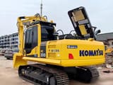 2022 Komatsu PC200-8 Raupenbagger, Ansicht von hinten halbrechts