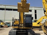 Escavadora de rastos Caterpillar 320D2L, vista frontal