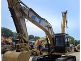 Excavator pe senile 2023 Caterpillar 320D2, vedere fata trei sferturi