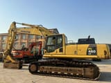 2020 Komatsu PC460LC-8 excavator side view