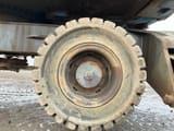 2015 Fuchs MHL350 material handler wheel detail
