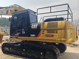 Caterpillar 330D2L Raupenbagger, Seitenansicht