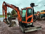 2013 Doosan DX27Z mini excavator, front three-quarter view