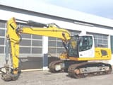 2017 Liebherr R922 SLC crawler excavator side view