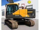 2021 Volvo EC220EL crawler excavator side view