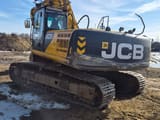 2014 JCB JS290LC crawler excavator rear three-quarter view