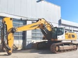 2020 Liebherr R960 SME crawler excavator, side profile view