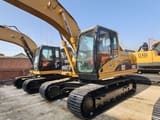 2023 Caterpillar 320CL koparka gąsienicowa, widok z przodu z 3/4