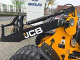 2023 JCB 407 loader arm detail