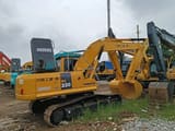 Pelle sur chenilles Komatsu PC220-8 de 2021, vue arrière trois-quarts