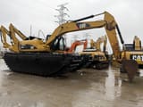 Koparka amfibijna Caterpillar 320D z 2019 roku, widok z boku