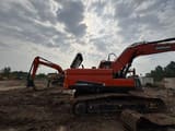 2024 Doosan DX225LC-9C crawler excavator side view