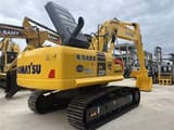 Pelle sur chenilles Komatsu PC220-8 2024, vue arrière trois-quarts