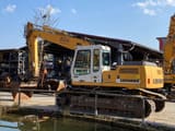 2002 Liebherr R 904 LIT crawler excavator side view