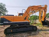 2016 Hyundai R220LC-9S crawler excavator side view