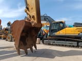 2022 Caterpillar 374F crawler excavator bucket close-up