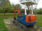 2000 Kubota KH 021 mini excavator, rear three-quarter view