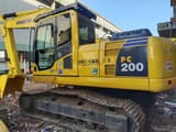 Escavatore cingolato Komatsu PC200-8 del 2018, vista laterale