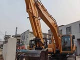 2019 Hyundai R220LC-9S crawler excavator, front three-quarter view