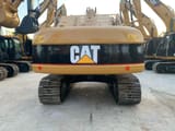 Escavatore cingolato Caterpillar 320CL del 2020, vista posteriore