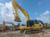 2023 Komatsu PC450-8 crawler excavator, side view