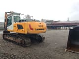 Liebherr 922 crawler excavator, rear three-quarter view