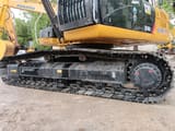 2024 Caterpillar 324D2L crawler excavator side view of tracks