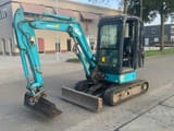 2007 Airman AX30U-4 mini excavator, side view