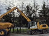 2018 Liebherr LH30 M material handler side view