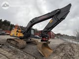 2016 Volvo EC250EL crawler excavator, side view