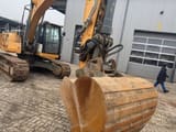 2014 Liebherr R926 LC crawler excavator front view with bucket