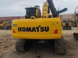Escavatore cingolato Komatsu PC220-8 del 2020, vista posteriore