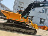 Hyundai R225LC-9T crawler excavator side view