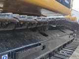 Гусеничный экскаватор Caterpillar 320D 2020 года, вид на ходовую часть