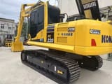 Pelle sur chenilles Komatsu PC220-8 2024, vue arrière trois-quarts