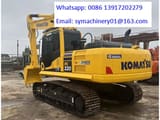 Escavatore cingolato Komatsu PC220-8 del 2022, vista posteriore tre quarti