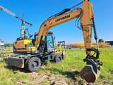 2018 Hyundai HW140 wheel excavator, side view