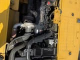 2020 Komatsu PC220-8 Raupenbagger Motorraum-Ansicht