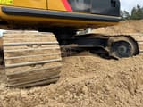2015 Caterpillar 320EL crawler excavator undercarriage view