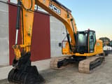 2018 JCB 220X L4F crawler excavator, front three-quarter view