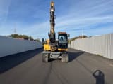 2015 Liebherr A910 COMPACT wheel excavator, front view