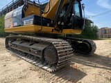 Escavatore cingolato Caterpillar 320D2 del 2018, vista laterale