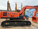 Hitachi ZAXIS 200 crawler excavator side view