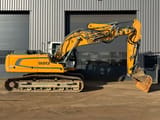2014 Liebherr R920LC crawler excavator, side profile view