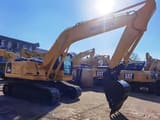 Pelle sur chenilles Komatsu PC200-8 de 2015, vue de côté