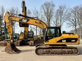 Escavatore cingolato Caterpillar 320D L del 2009, vista laterale