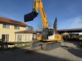 2017 Liebherr R926 LC crawler excavator, front three-quarter view