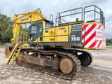 2015 Komatsu PC700LC-8EO crawler excavator side view