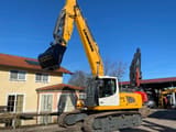 2017 Liebherr R926 LC crawler excavator, front-side view